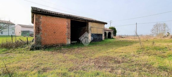 4 bedrooms House in Bagnolo San Vito, Italy No. 113303 31