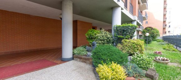 3 rooms Apartment in Grugliasco, Italy No. 25225 3