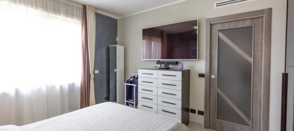 3 rooms Apartment in Grugliasco, Italy No. 25225 25