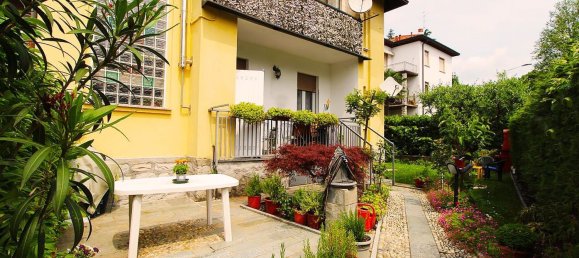 Квартира с 3 комнатами в Комо, Италия № 122933 3