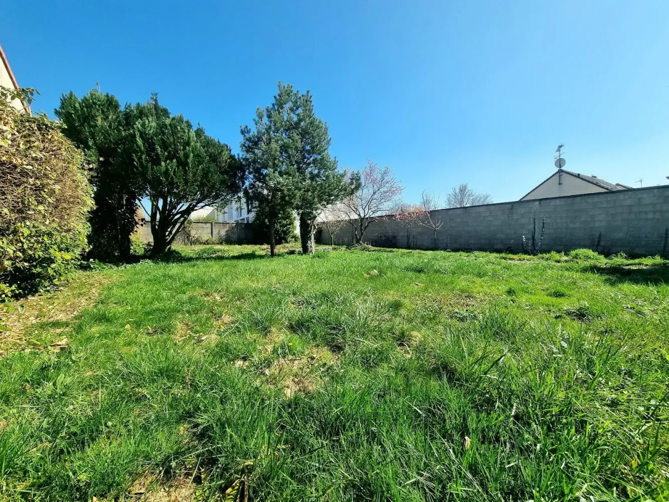 400m² Land in Saint-Pierre-les-Nemours, France No. 319761