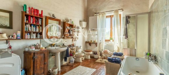 5 bedrooms House in Trequanda, Italy No. 91110 36