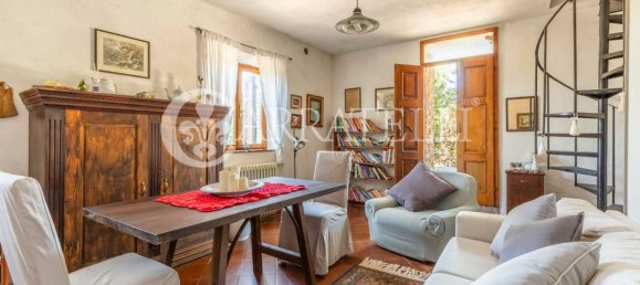 5 bedrooms House in Trequanda, Italy No. 91110 34