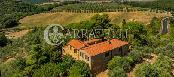 5 bedrooms House in Trequanda, Italy No. 91110 10