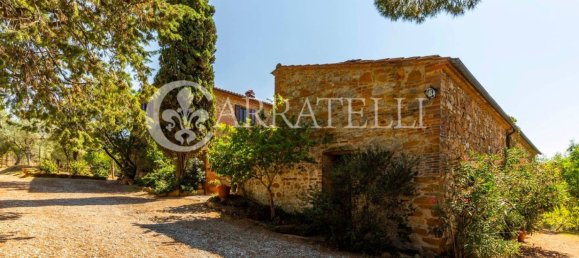 5 bedrooms House in Trequanda, Italy No. 91110 7