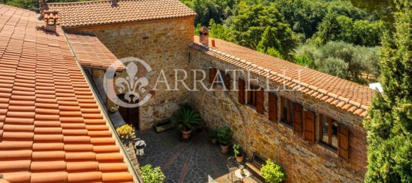 5 bedrooms House in Trequanda, Italy No. 91110 4