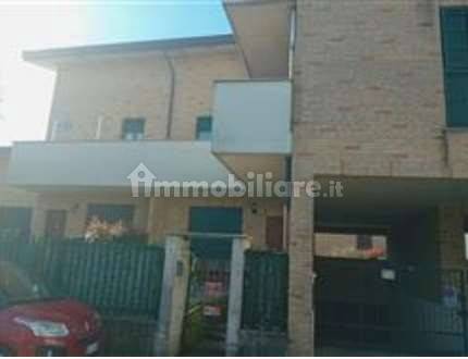 3 غرف نوم شقة في Gerenzano, Italy رقم 258866