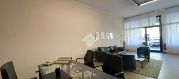85m² Commercial property in Orio al Serio, Italy No. 301648 5