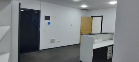 Escritório de 4 divisões em Khatay, Azerbaijan N.º 1019 47