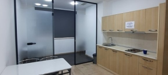 Escritório de 4 divisões em Khatay, Azerbaijan N.º 1019 21