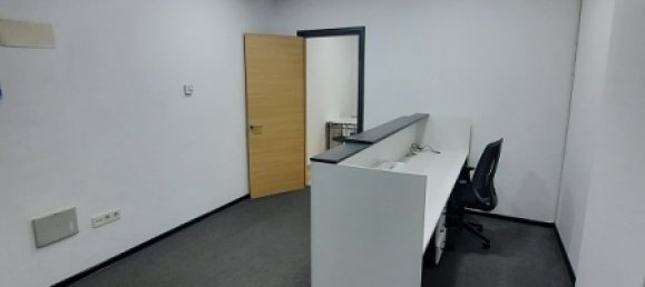 Escritório de 4 divisões em Khatay, Azerbaijan N.º 1019 17