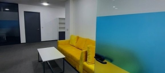 Escritório de 4 divisões em Khatay, Azerbaijan N.º 1019 35