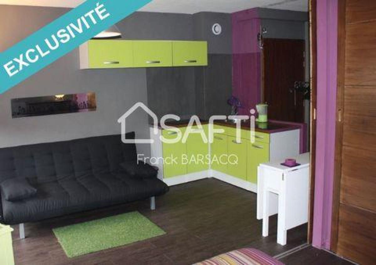 Estudio en Cazaubon, France No. 33340