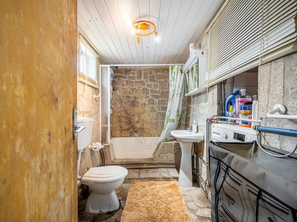 Casa de 5 dormitorios en Lindoso, Portugal No. 182511