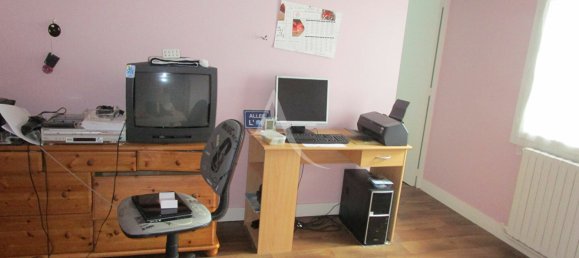 Casa de 3 dormitorios en Saint-Romain-sur-Cher, France No. 241715 9