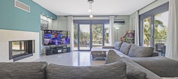 4 dormitorios propiedad comercial en venta en Corfu, Central Corfu and Diapontian Islands, Corfu, Ionian Islands, Peloponnese, Western Greece and the Ionian, Greece № 53114 2