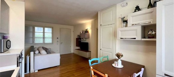 4 Schlafzimmer Wohnung in Montemurlo, Italy, Nr. 369985 16