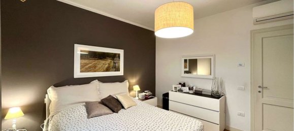 4 Schlafzimmer Wohnung in Montemurlo, Italy, Nr. 369985 19