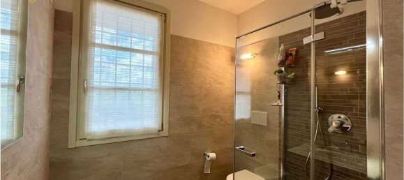 4 Schlafzimmer Wohnung in Montemurlo, Italy, Nr. 369985 5