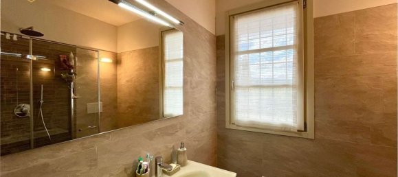 4 Schlafzimmer Wohnung in Montemurlo, Italy, Nr. 369985 7