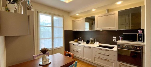 4 Schlafzimmer Wohnung in Montemurlo, Italy, Nr. 369985 14