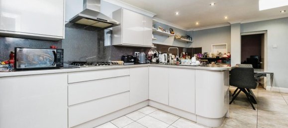 3 bedrooms House in London, United Kingdom No. 11395 13