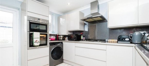 3 bedrooms House in London, United Kingdom No. 11395 14