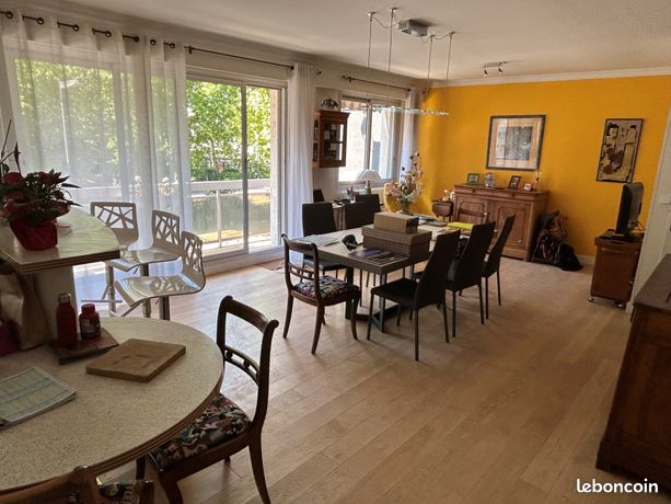 2 bedrooms Apartment in Montreuil, France No. 314045