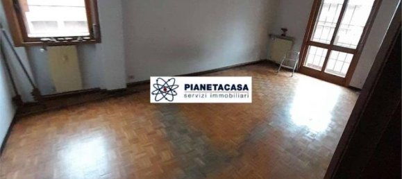 3 rooms Apartment in Bergamo, Italy No. 127903 11