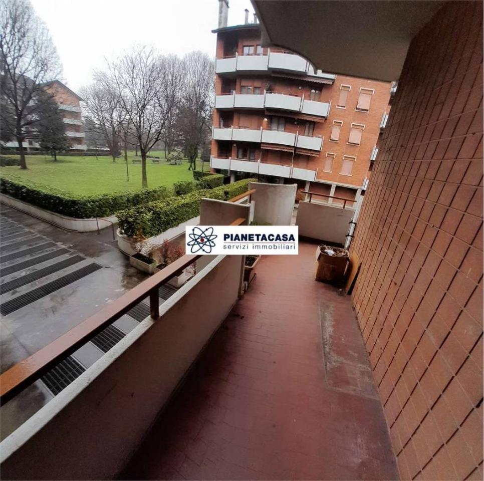 3 rooms Apartment in Bergamo, Italy No. 127903