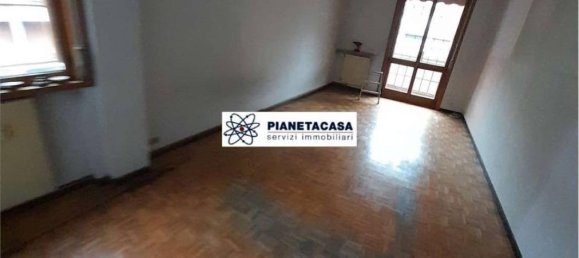 3 rooms Apartment in Bergamo, Italy No. 127903 12