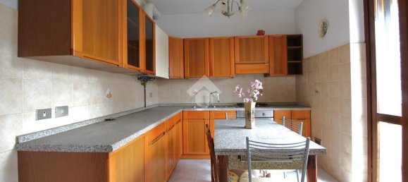 3 rooms Apartment in Veduggio con Colzano, Italy No. 31561 5