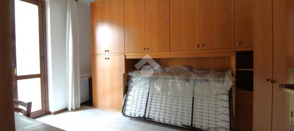 3 rooms Apartment in Veduggio con Colzano, Italy No. 31561 8