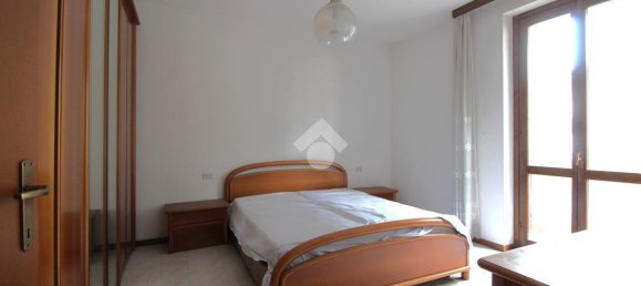 3 rooms Apartment in Veduggio con Colzano, Italy No. 31561 7