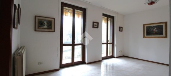 3 rooms Apartment in Veduggio con Colzano, Italy No. 31561 3