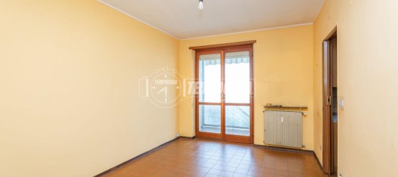 3 rooms Apartment in Poirino, Italy No. 33039 3