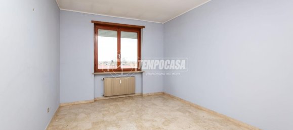 3 rooms Apartment in Poirino, Italy No. 33039 9