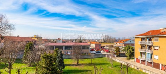 3 rooms Apartment in Poirino, Italy No. 33039 2