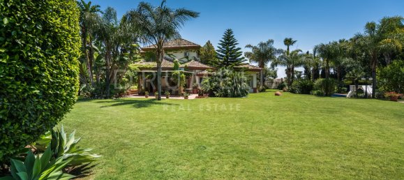 7 bedrooms Villa in Marbella, Spain No. 71836 14