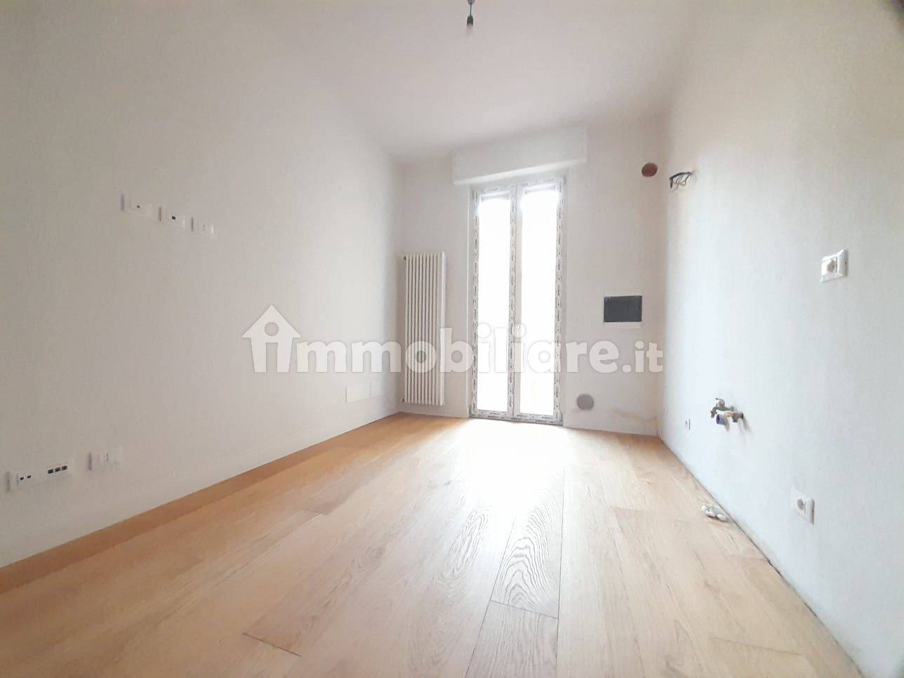 2 bedrooms Apartment in Florence, Italy No. 10799