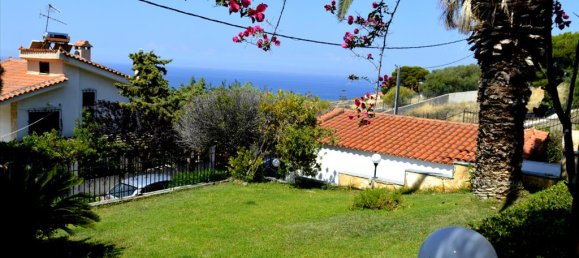 Propiedad comercial de 4 dormitorios en Anavyssos, Greece No. 6222 3