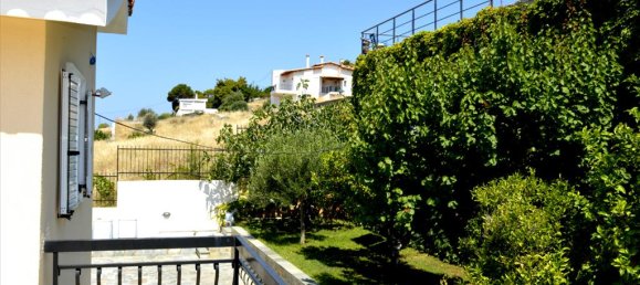 Propiedad comercial de 4 dormitorios en Anavyssos, Greece No. 6222 16