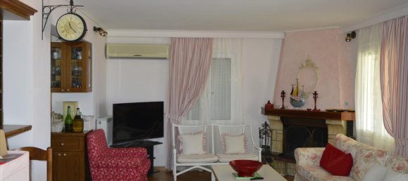 Propiedad comercial de 4 dormitorios en Anavyssos, Greece No. 6222 12