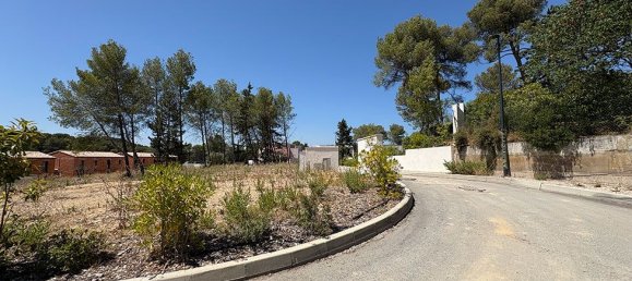 435m² Land in Saint-Clement-de-Riviere, France No. 110104 5