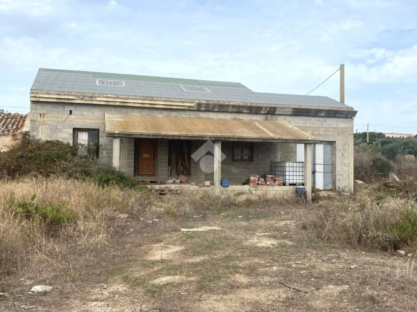 Дом с 4 спальнями в Стинтино, Италия № 395525