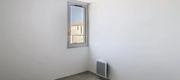 1 bedroom Apartment in Marignane, France No. 281690 6