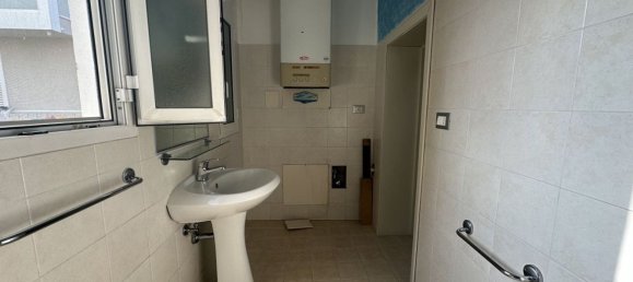 3-salle Appartement à Montemarciano, Italy No. 73107 15
