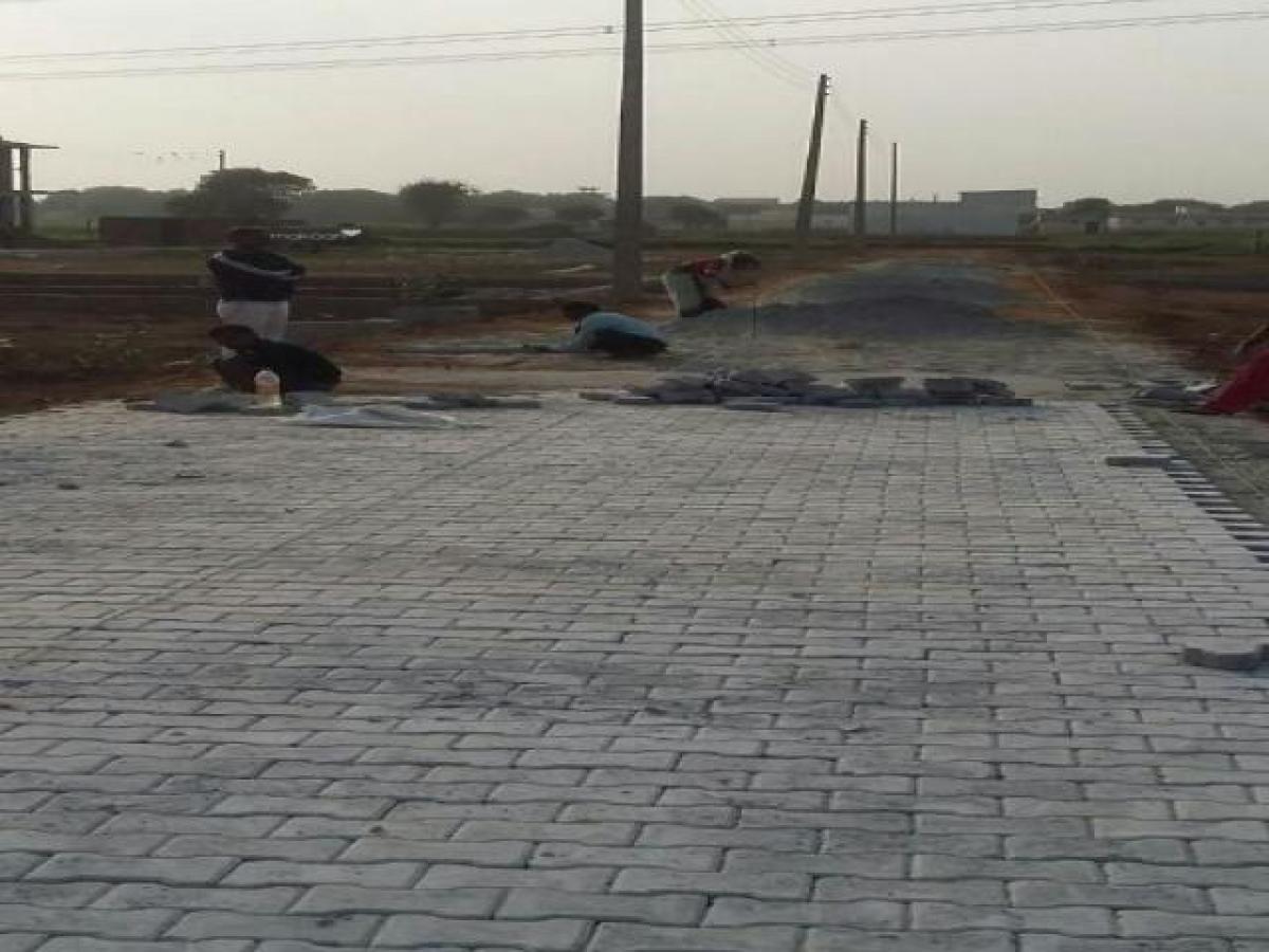 Terreno em Noida, India N.º 66136