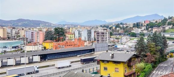 3 rooms Apartment in Como, Italy No. 32254 26