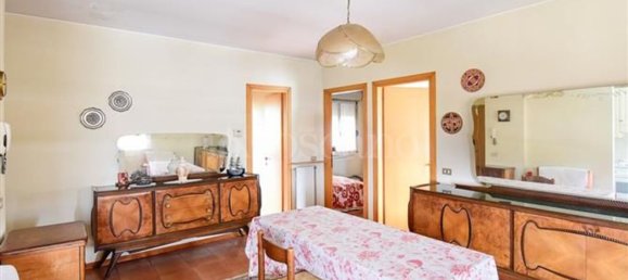 3 rooms Apartment in Como, Italy No. 32254 2
